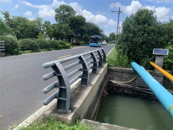 不銹鋼防撞護(hù)欄