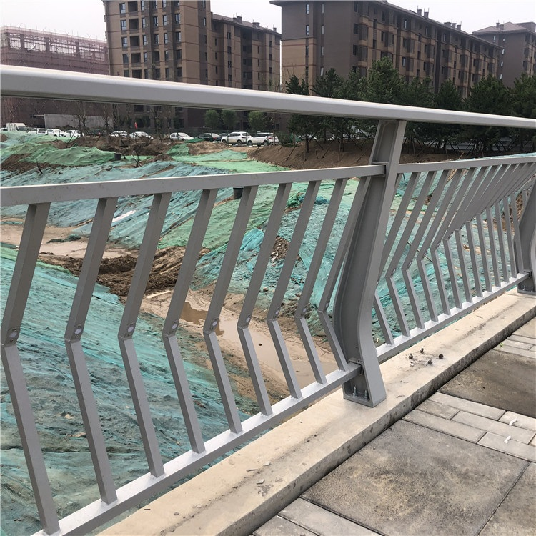 橋梁護(hù)欄廠家